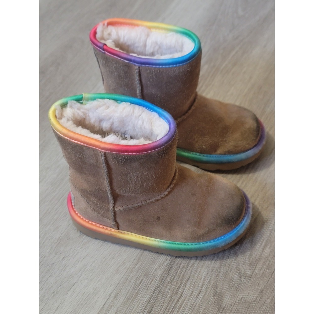 UGG Classic Short Bootie Chestnut Suede Rainbow Trim Kids Sz 9 US Girls Outdoor